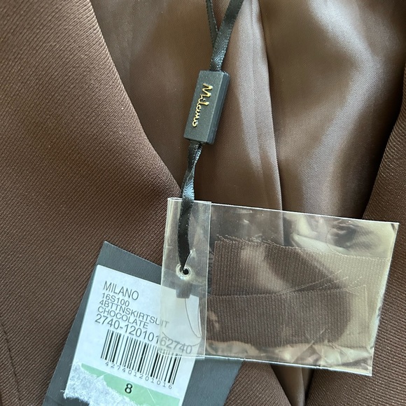 Milano Women’s Suit - Picture 3 of 3